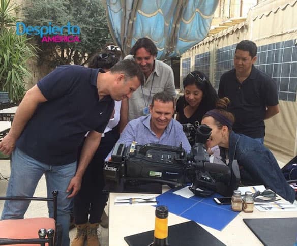 Reunión de producción durante comerciales en Jerusalén.