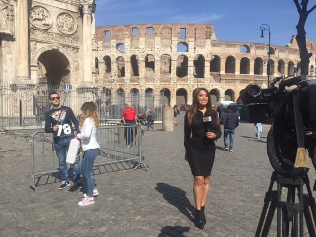 Addis nos hizo reír con sus ocurrencias desde Roma.