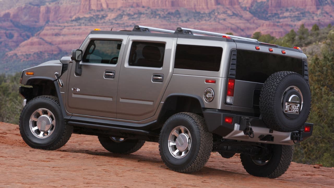 General Motors dejó de producir el Hummer H2 en 2009. El último Hummer H2 que GM ofreció a la venta contaba con un motor V8 de 6.2 litros y 393 caballos de fuerza con transmisión automática de seis velocidades.