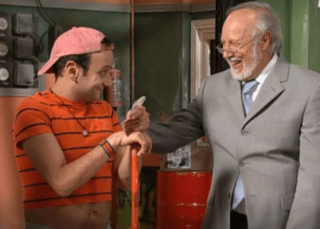 Héctor Ortega al lado de Lalo España en la segunda temporada de Vecinos.