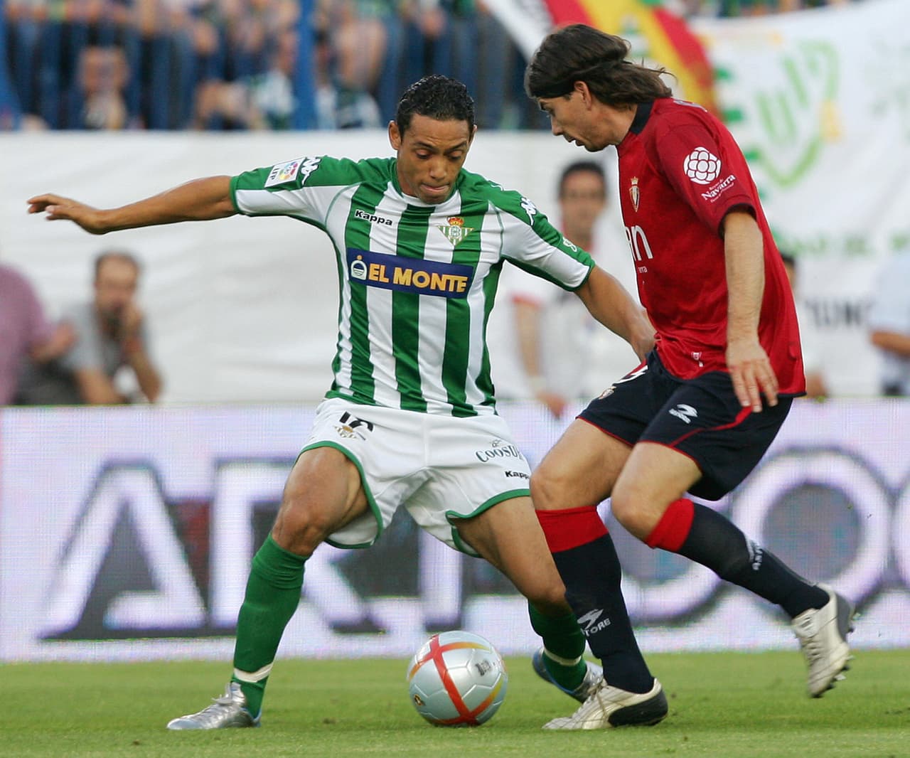 En la temporada 2004-2005, no obstante, el Osasuna de Aguirre hizo algo más que juntar 43 puntos: se metieron a la final de la Copa del Rey por primera vez en su historia. Aquí aparece el contención charrúa Pablo García, quien ficharía por el Real Madrid.