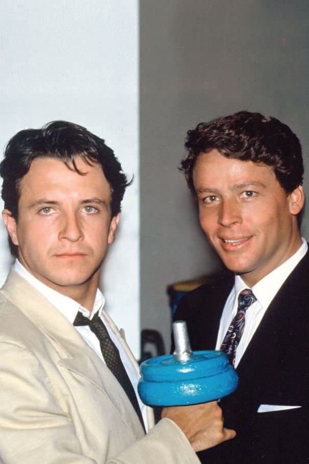 <b><a href="http://www.univision.com/temas/alfredo-adame">Alfredo Adame</a></b> rápidamente se colocó como uno de los actores juveniles favoritos del público, actuando con figuras como Eduardo Palomo.