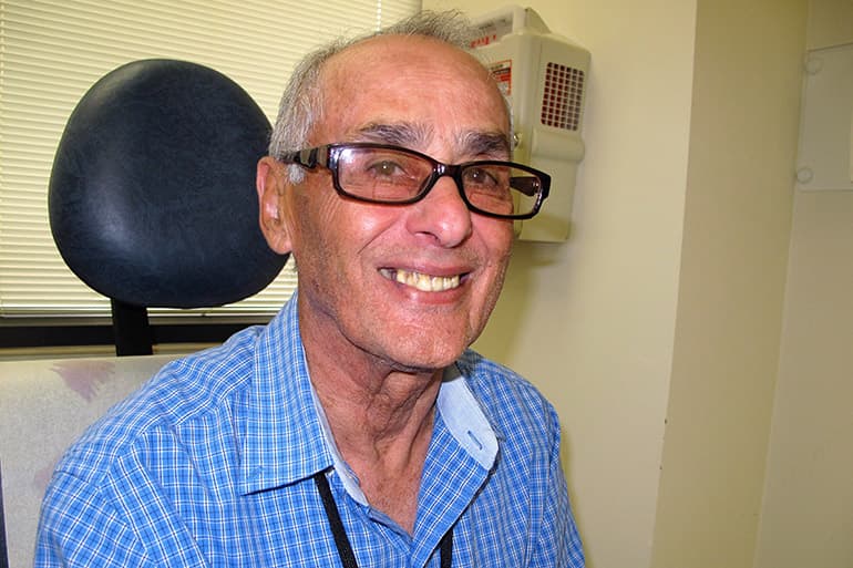 A Luis Antonio Cabrera, de 70 años, hace dos décadas le dijeron que le quedaban tres meses de vida por un cáncer de riñón. Lo inscribieron en un estudio médico que le salvó la vida.