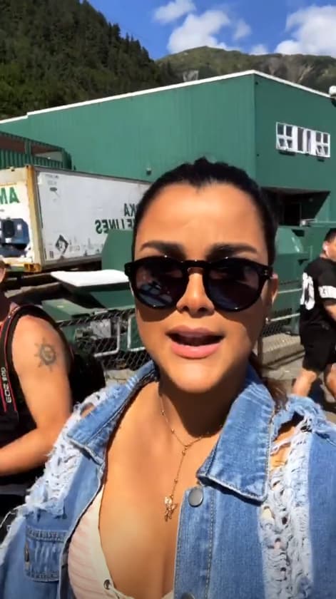 Clarissa Molina no para de trabajar, la semana pasada estuvo ausente en el estudio de El Gordo y La Flaca porque tuvo que viajar a Alaska.