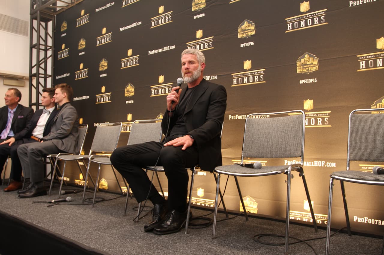 Entre los nuevos miembros del Salón de la Fama y los premiados durante el NFL Honors, la noche previa al Super Bowl y sus mejores imágenes detrás de cámaras.