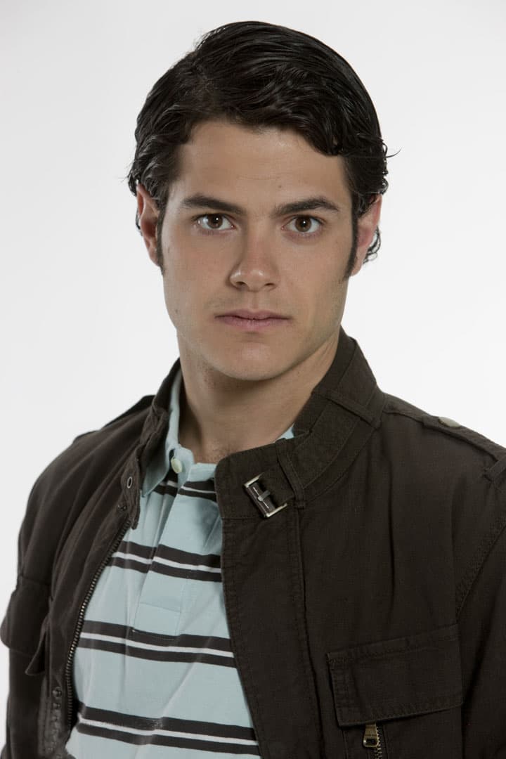 En 2010 inició su carrera como actor de televisión con la telenovela ‘Para Volver a amar’ (2010). Gracias a su desempeño en este melodrama ganó el premio a Mejor Actor Juvenil en la XXIX entrega de los Premios TVyNovelas.