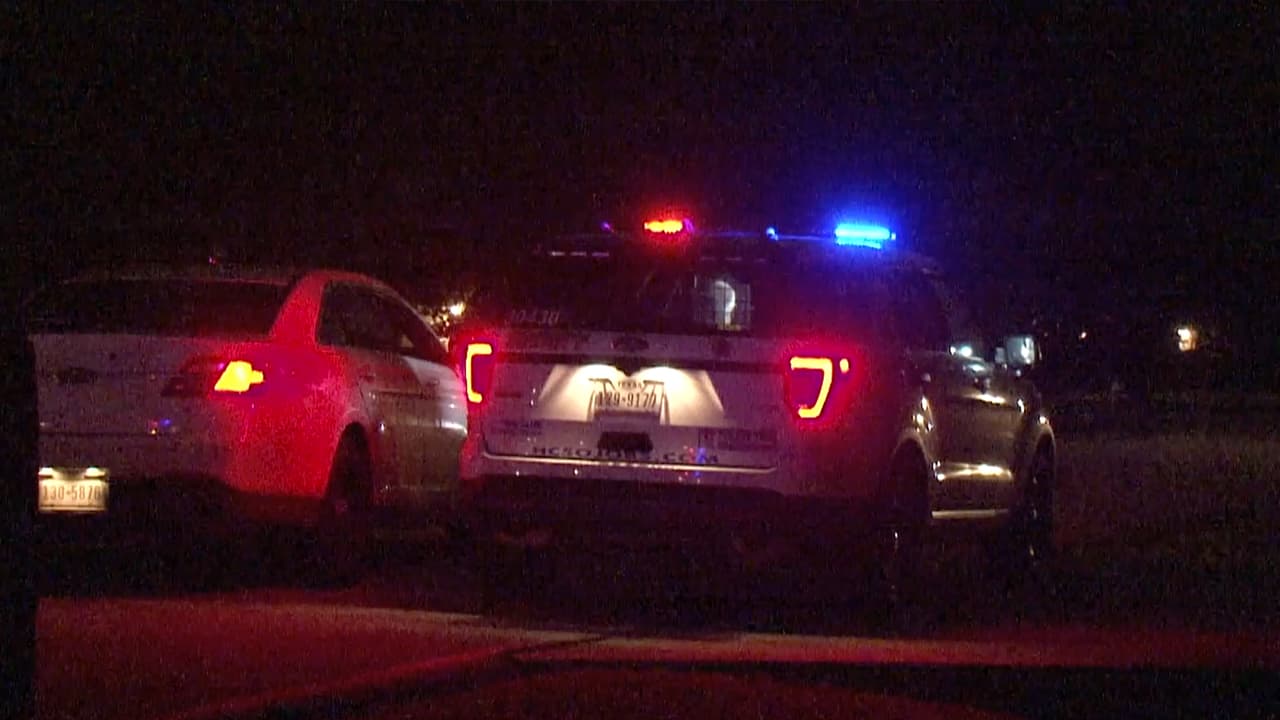 Al llegar a la cuadra 25900 de Fountaine Bleau Drive, encontraron al menor que había sido hallado boca abajo en la tina de la vivienda.