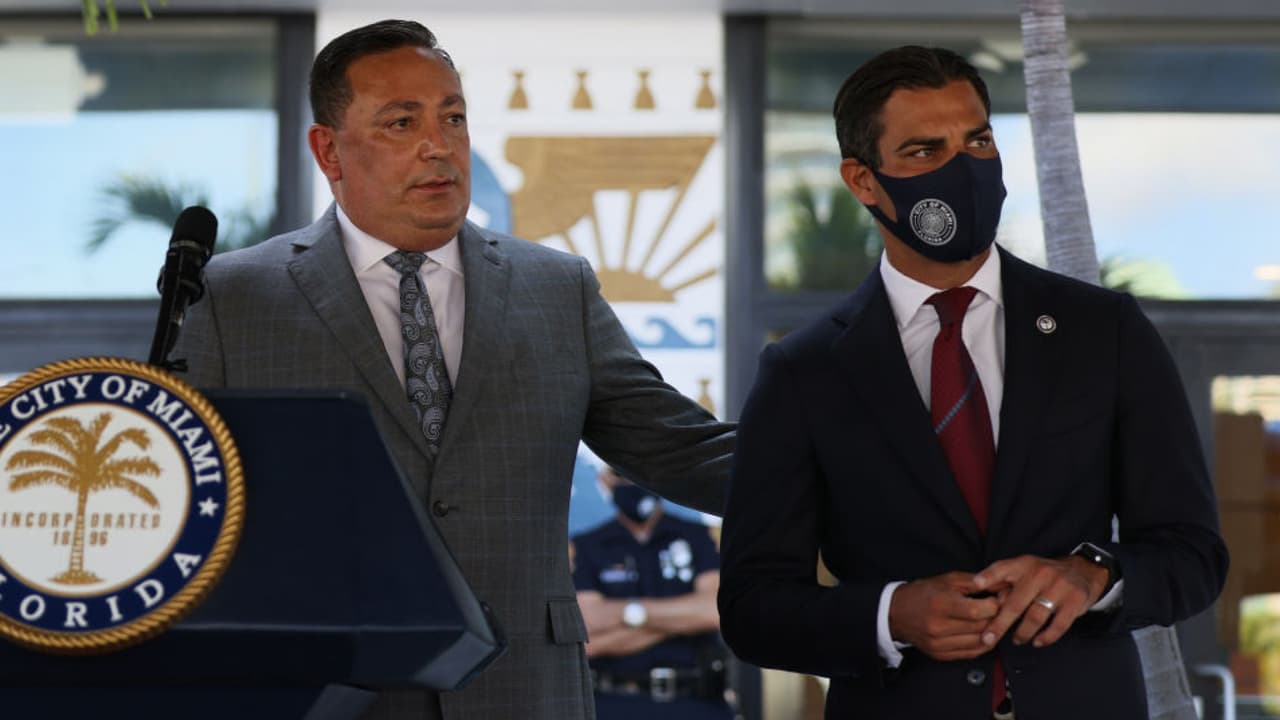 Jefe de la policía de Miami, Arturo Acevedo, es suspendido de su cargo 