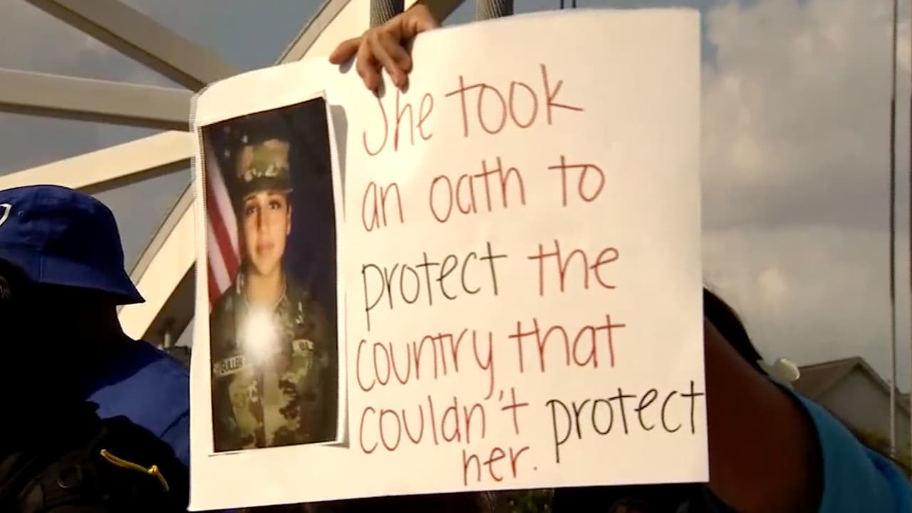 La familia, amigos, activistas y miembros de la comunidad exigen que se realice una investigación por el asesinato de la
<b><a href="https://www.univision.com/local/houston-kxln/dios-quiera-que-su-muerte-no-se-olvide-arista-hispana-que-inmortaliza-a-vanessa-guillen-en-una-escultura">soldado hispana</a></b>.