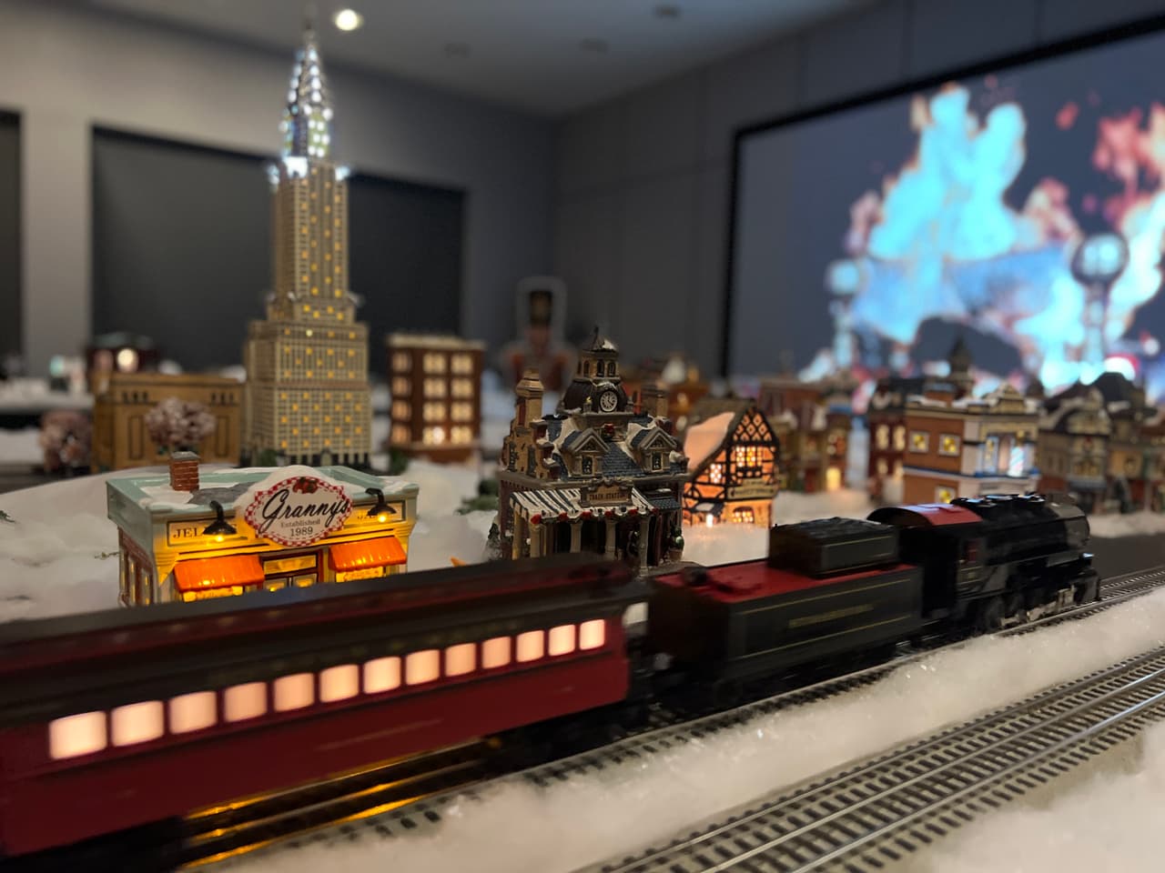 Este año los asistentes podrán disfrutar de la nueva atracción principal "The Paley Express", una exhibición mágica de trenes navideños en el país de las maravillas del invierno.