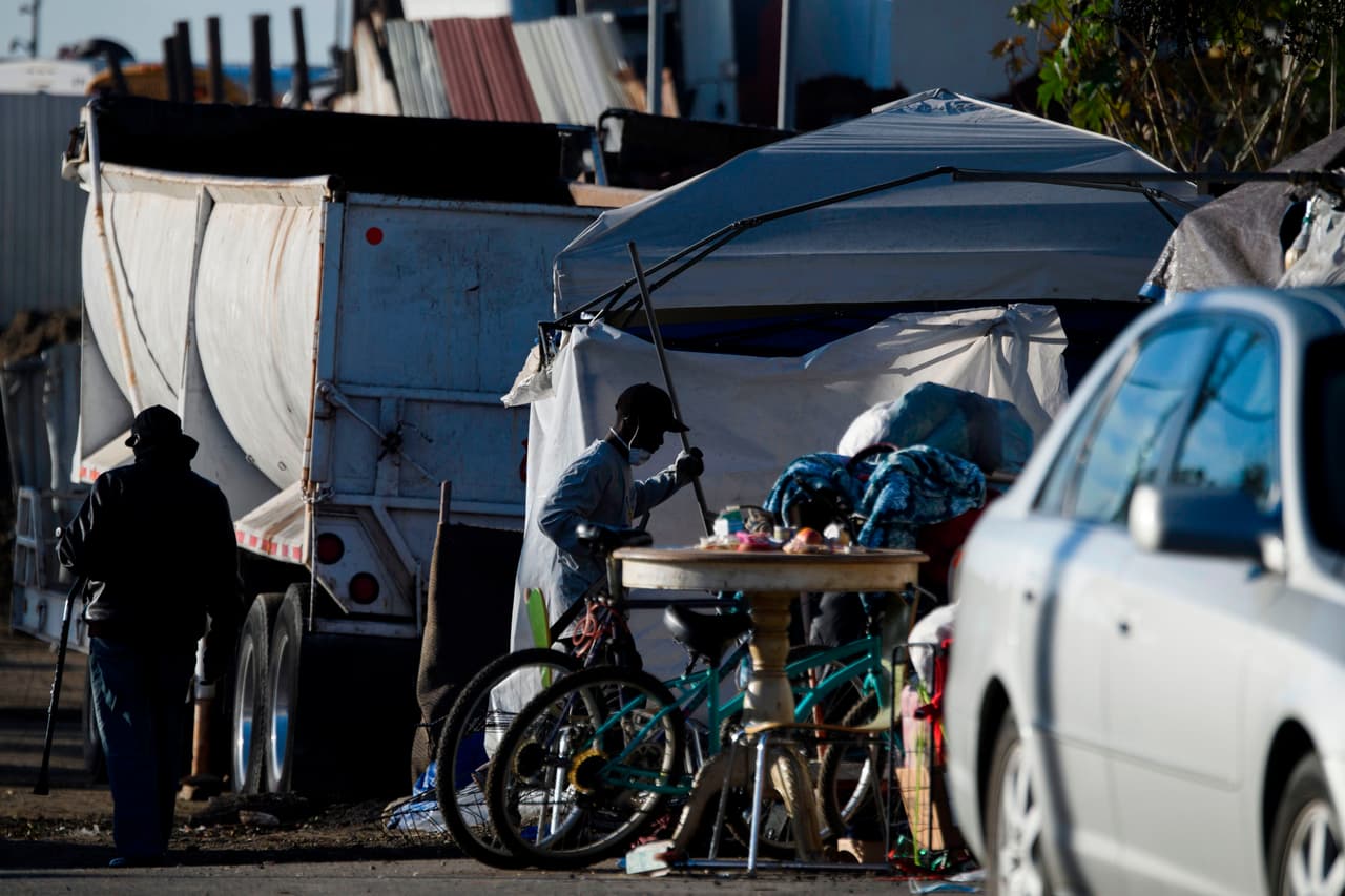 La Alianza Nacional para Poner Fin a las Personas sin Hogar, citada por la agencia Efe, señaló el incremento "significativo" de las personas que experimentan "una falta crónica de vivienda y las personas que viven desamparadas", que del 2019 al 2020 subió el 15%, "un marcador que sugiere un aumento de las necesidades y vulnerabilidades entre la población sin hogar".
<br>