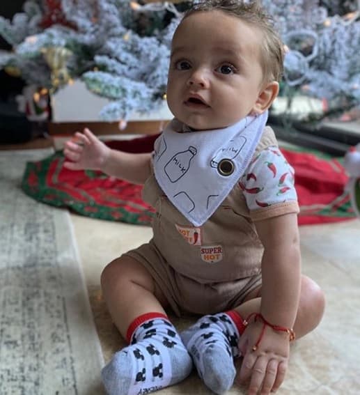 Han pasado cinco meses de la muerte de Dante, y el
<b><a href="https://www.univision.com/famosos/tadeo-le-da-los-buenos-dias-a-ferdinando-valencia-mandandole-tres-besos-video" target="_blank">pequeño Tadeo</a></b> se ha convertido en una gran fortaleza para la pareja.