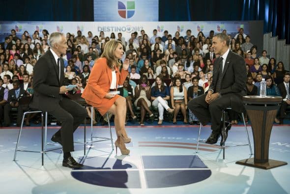 20 de septiembre. En un Encuentro con Univision, el presidente Barack Obama reconoce que uno de sus mayores fracasos en su Administración es la no aprobación de una reforma migratoria que permita legalizar a millones de indocumentados. Y promete que empujará un proyecto en el legislativo durante el primer año de su nueva gestión, que arranca el 20 de enero. En 2008 hizo una promesa similar.
