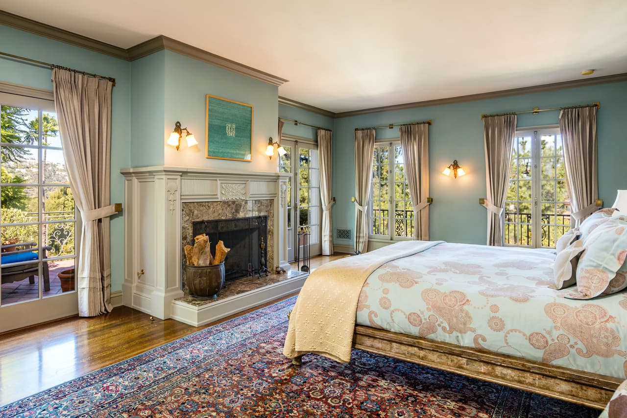 Cuenta con seis habitaciones.