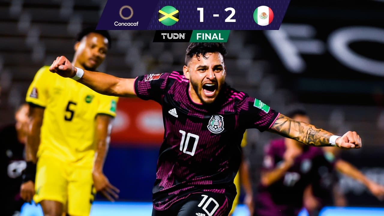 Alexis Vega celebra el segundo gol de México frente a Jaaica rumbo al Mundial Qatar 2022.