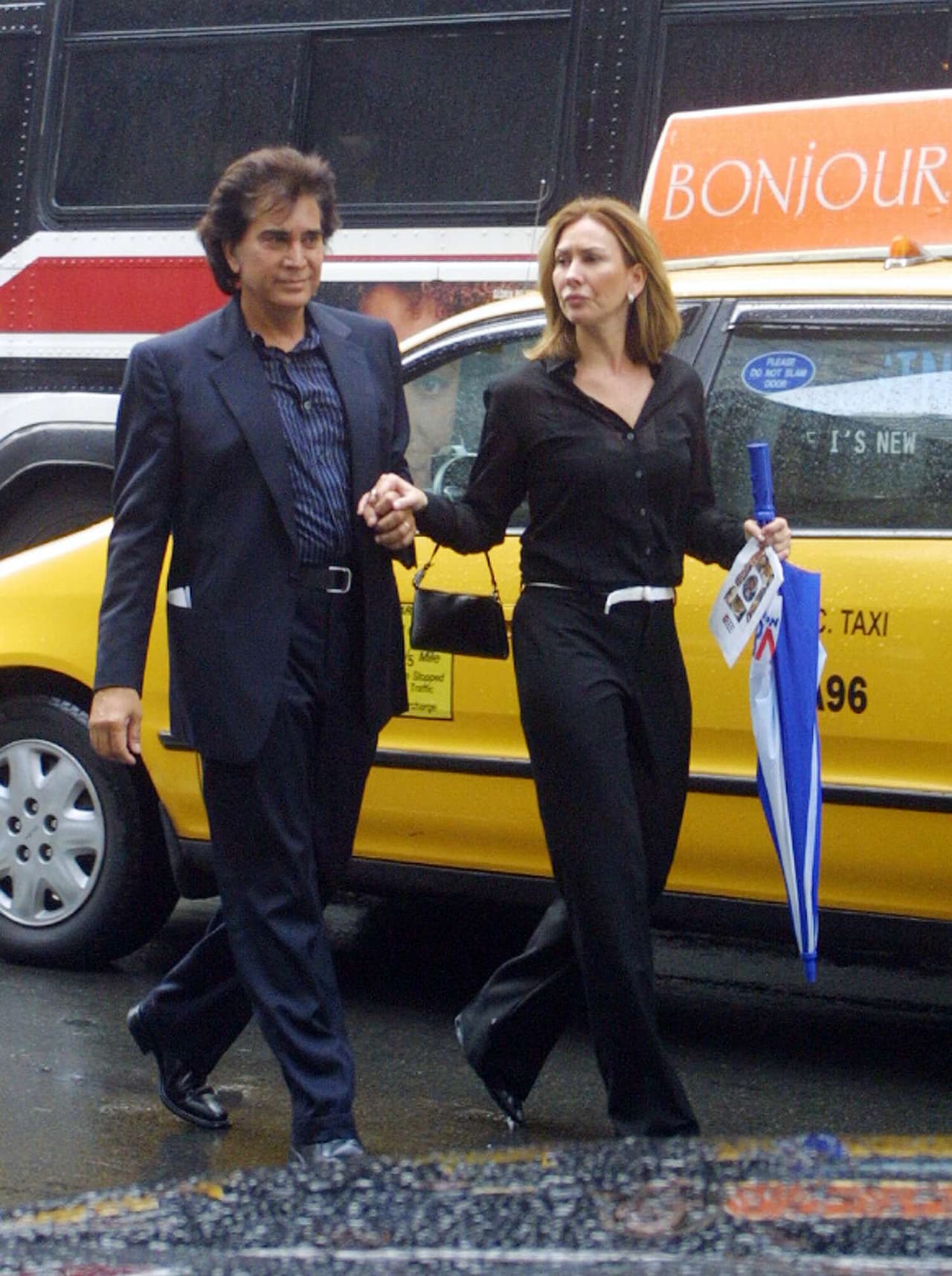 Para 1987, el cantante inició una relación con Carolina Pérez, modelo cubana 25 años menor que él.
<br>