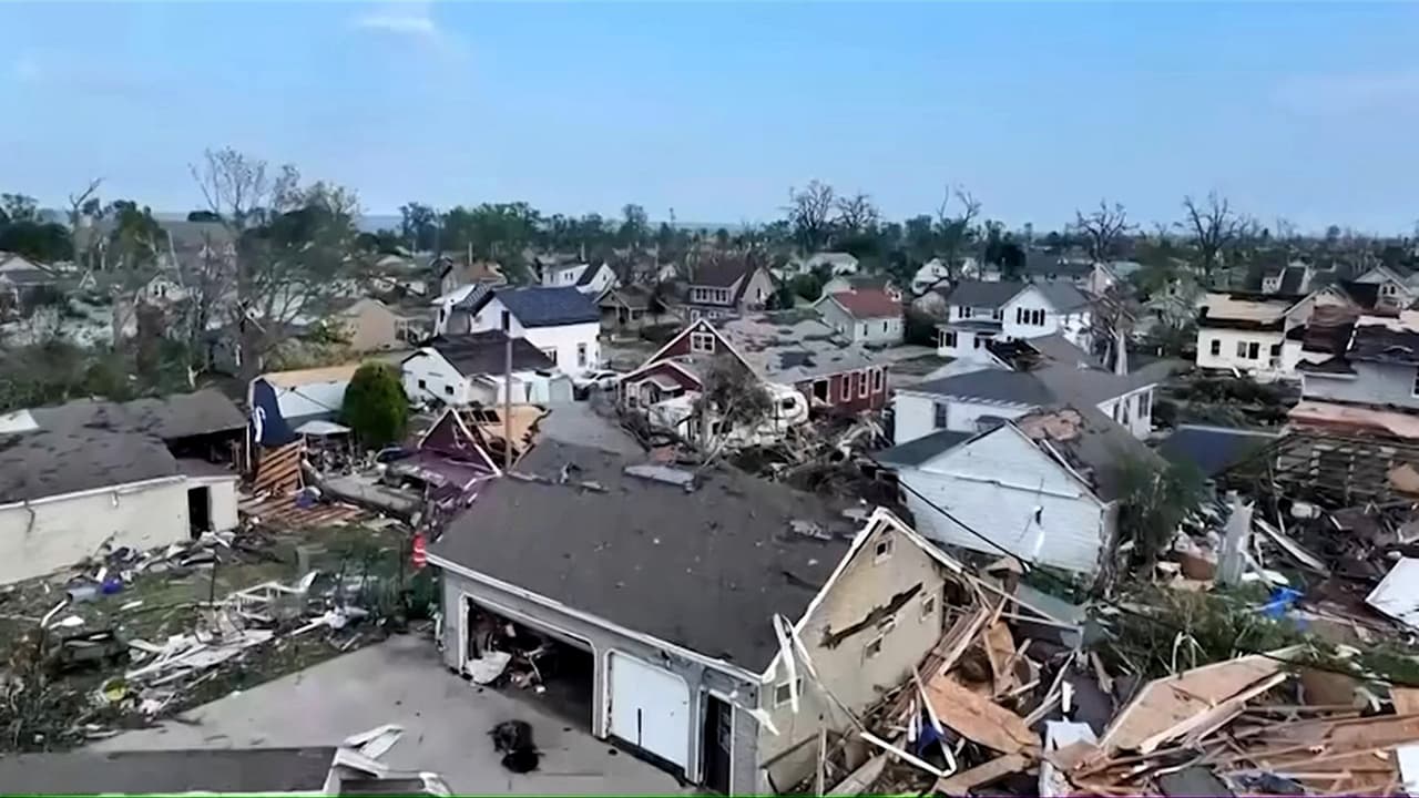 Así se ve desde el aire la devastación en Menasha tras el paso de tornado por Wisconsin