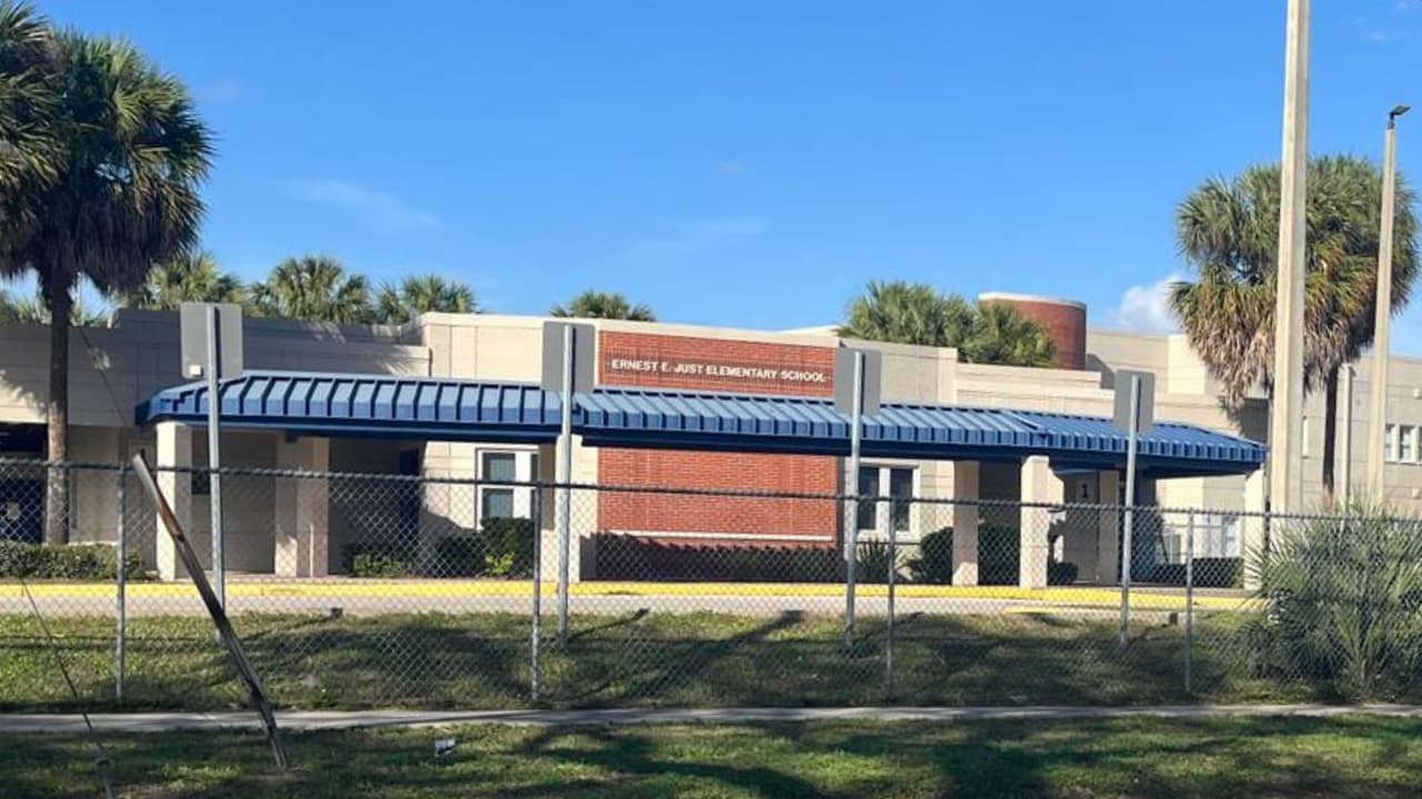 Nueva propuesta reduce a 15,000 los estudiantes que se reubicarían a otras escuelas en el condado Hillsborough