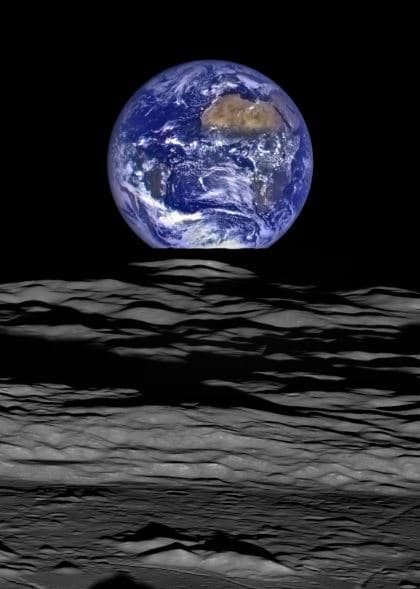 La nueva imagen muestra el superficie de la luna en el primer plano, con África , el sur del océano Atlántico y el borde oriental de América del Sur en el centro de atención.