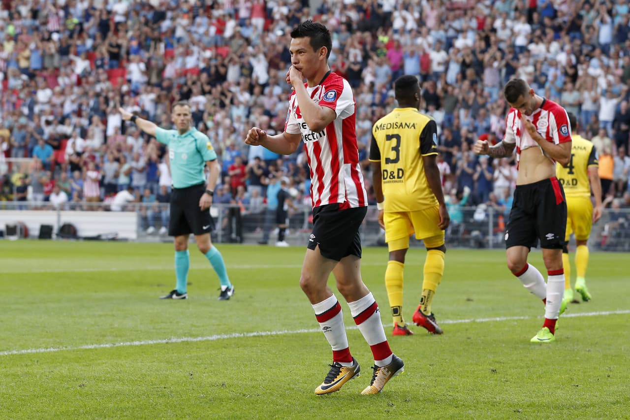 El público del Philips Stadion se rindió ante su nuevo ídolo, un jugador que sin duda fue el mexicano de mejor actuación en el Viejo Continente en el segundo semestre de 2017.