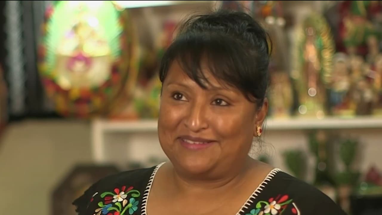 “No hay que tenerle miedo a nada”: madre hispana supera obstáculos y ahora vende artesanías en redes sociales