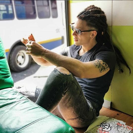 Y añadió: “No hay nada más sensual que una mujer inteligente y, sin duda, Paola es una mujer muy inteligente, como tantas otras mujeres que hay, y con mucho respeto siempre lo manejo también”.
<br>