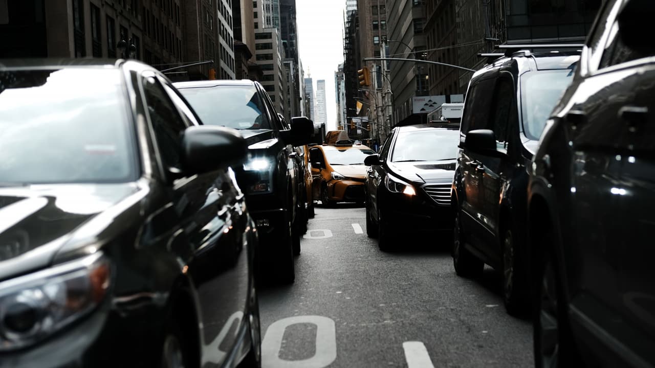 Con 33 votos a favor, el Senado de Nueva York aprueba licencias de conducir para indocumentados