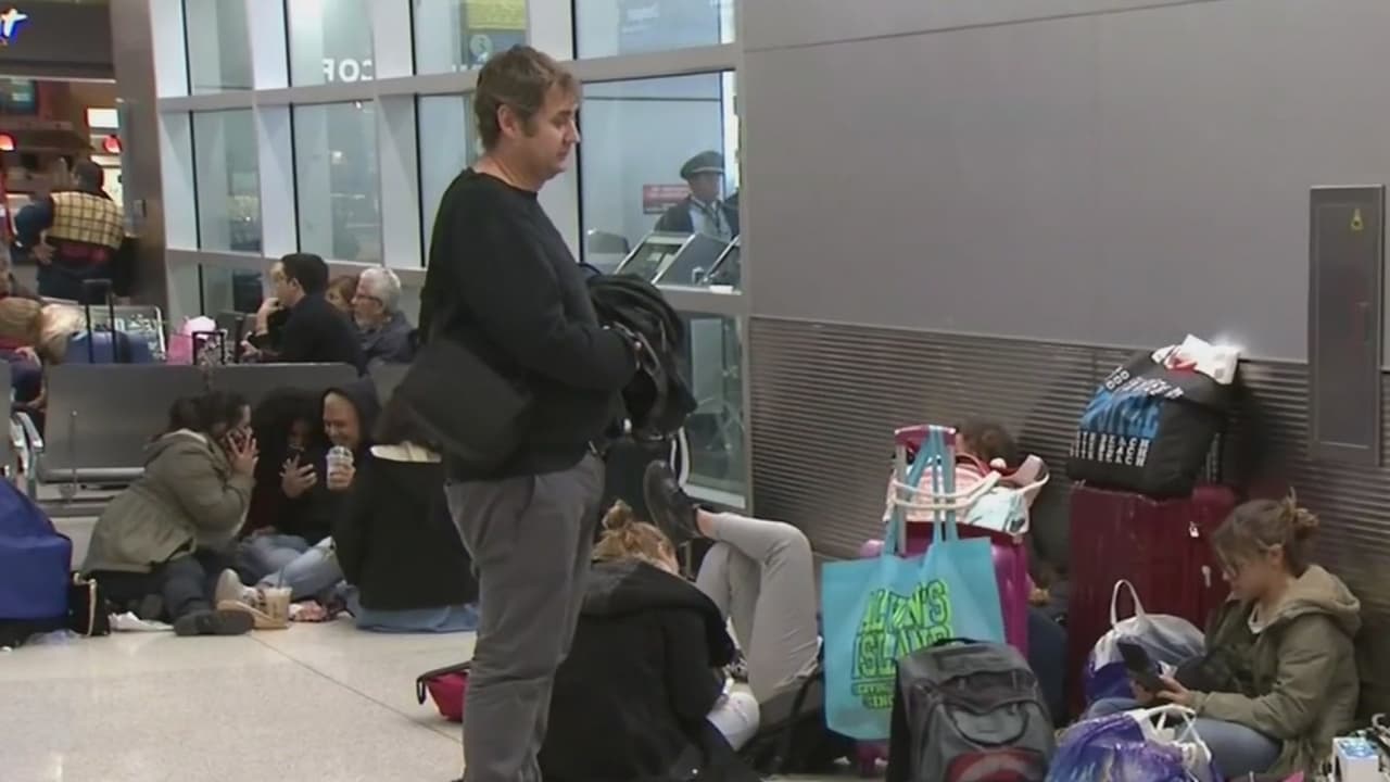 Tercer día consecutivo de cancelaciones y retrasos en aeropuertos del sur de Florida