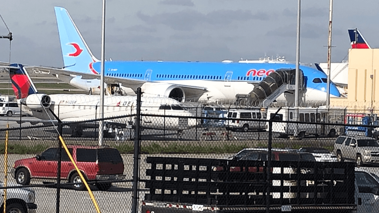 359 pasajeros llegaron al aeropuerto Hartsfield-Jackson proveniente del Crucero Costa Luminosa al que se le permitió atracar en un puerto de Francia.