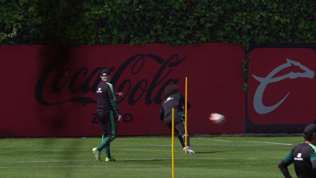 Guillermo Ochoa desmuestra mucha intensidad en entrenamiento de Selección Mexicana
