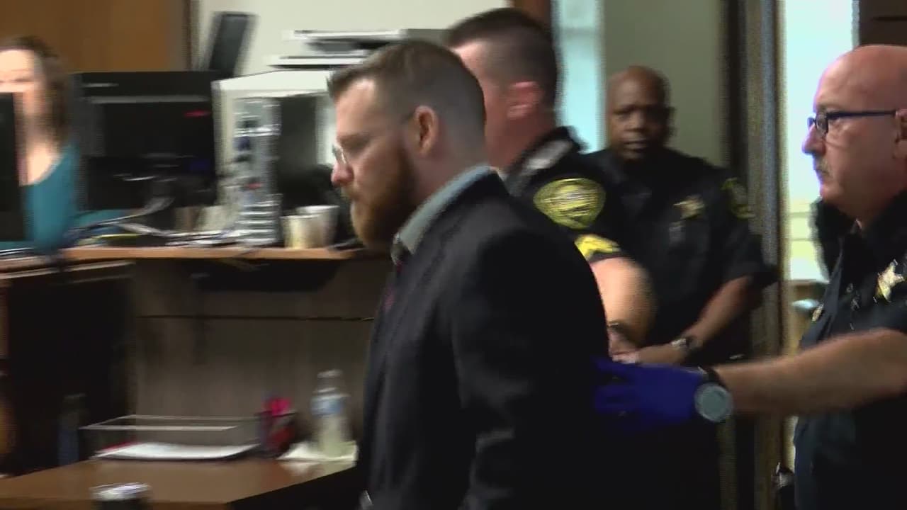 Padre adoptivo se declara culpable por asesinar a hijastra de 13 años