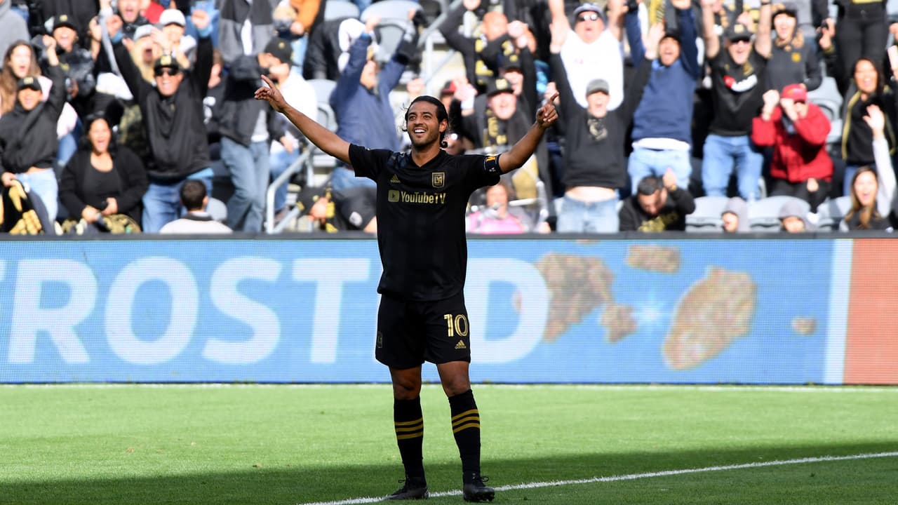 Carlos Vela y la FMF ganan juicio por derechos de formación