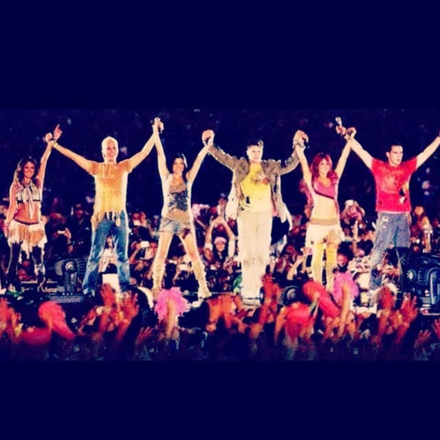 "Gracias por demostrarnos que a veces la realidad supera nuestros sueños! Gracias infinitas por tanto amor,aprendizaje,pasión,magia", expresó Dulce María.