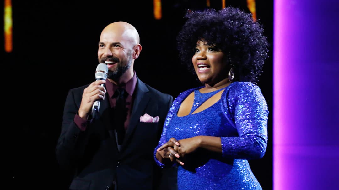 ChikyBombom recibió una emotiva sorpresa antes de presentar su primer baile. Su hijo Cartier y su madre Lucía le enviaron un mensaje de apoyo antes de su participación.
