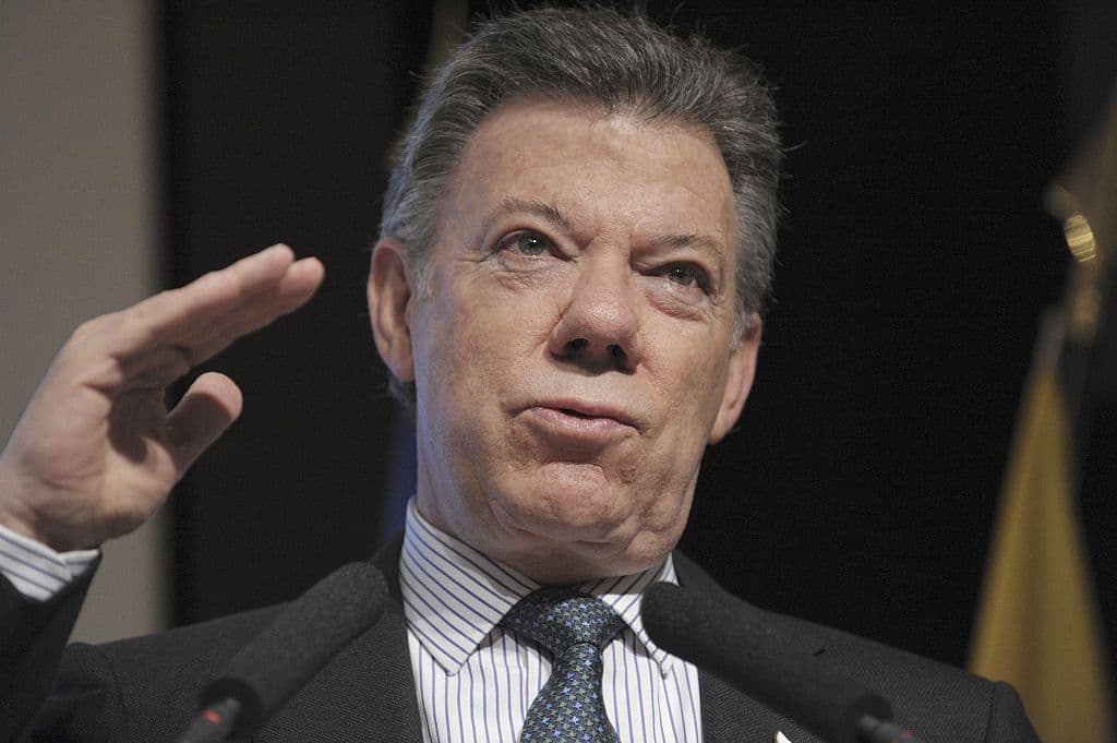 Santos remoza su equipo de ministros para apoyar el proceso de paz y el posconflicto