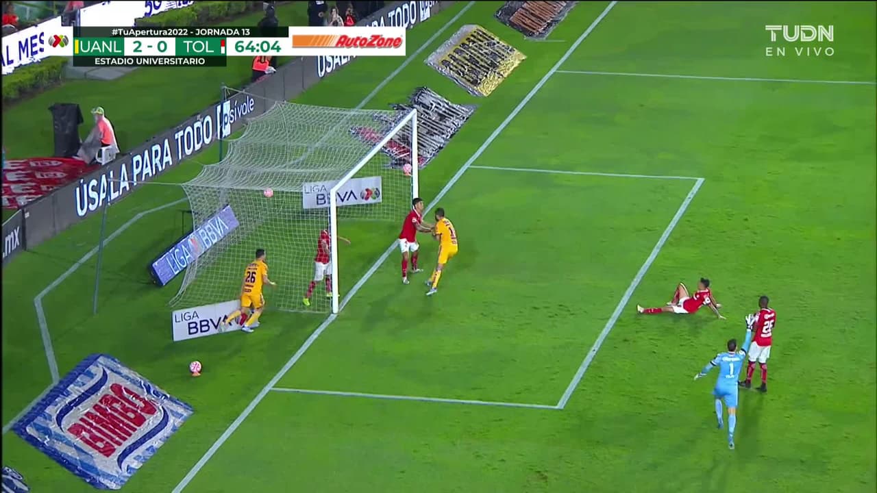 ¡GOL!  anota para Tigres. André-Pierre Gignac