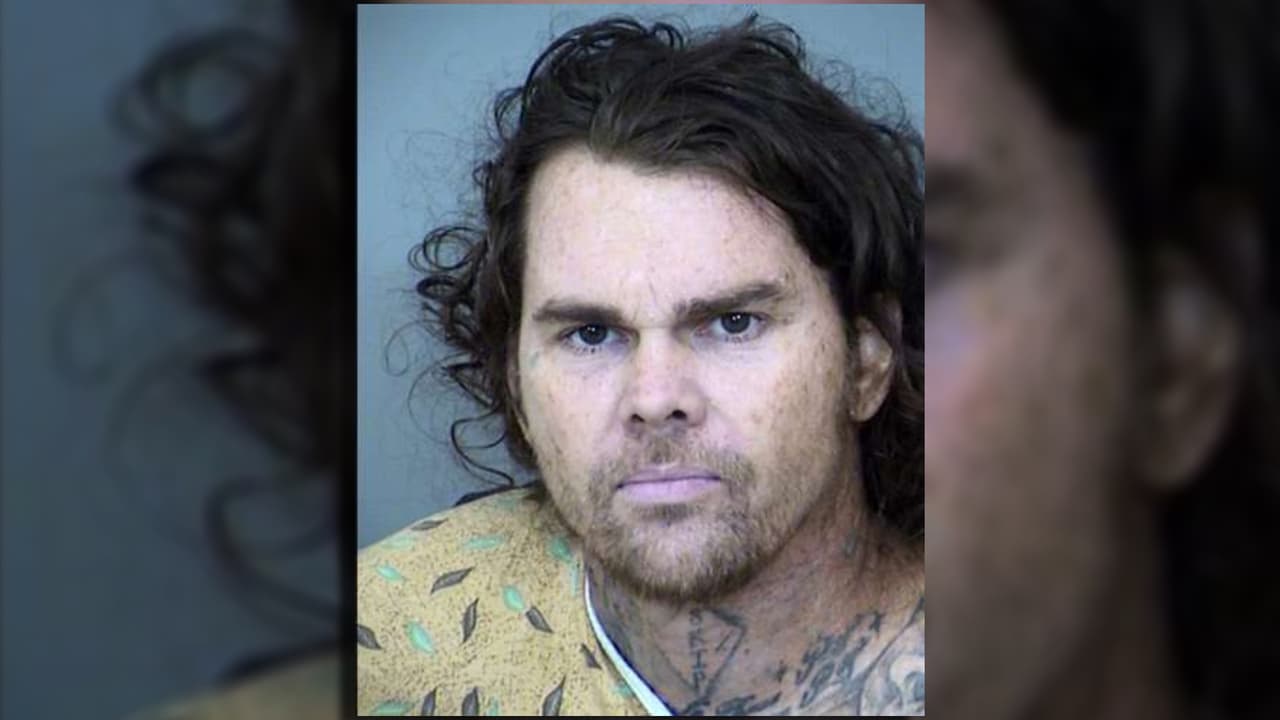 Nicholas Cowan regresa al hospital luego de visitar la cárcel por una noche