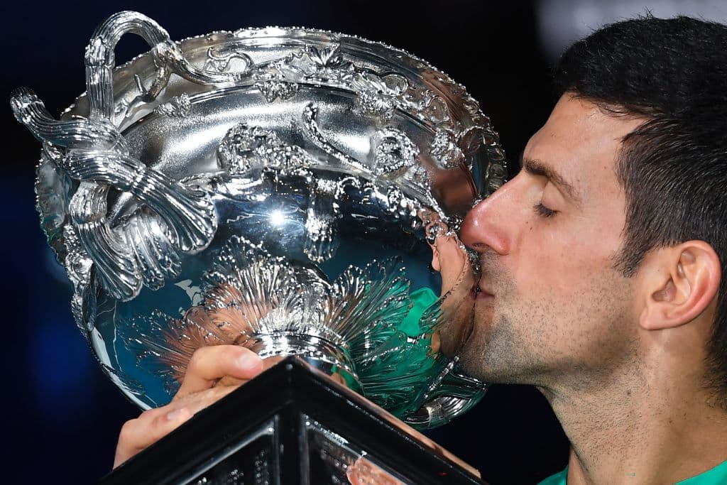 Las postales del decimoctavo Grand Slam de Djokovic | Tras vencer en la Final de forma contundente a Medvedev, el serbio se coronó en el Australian Open.