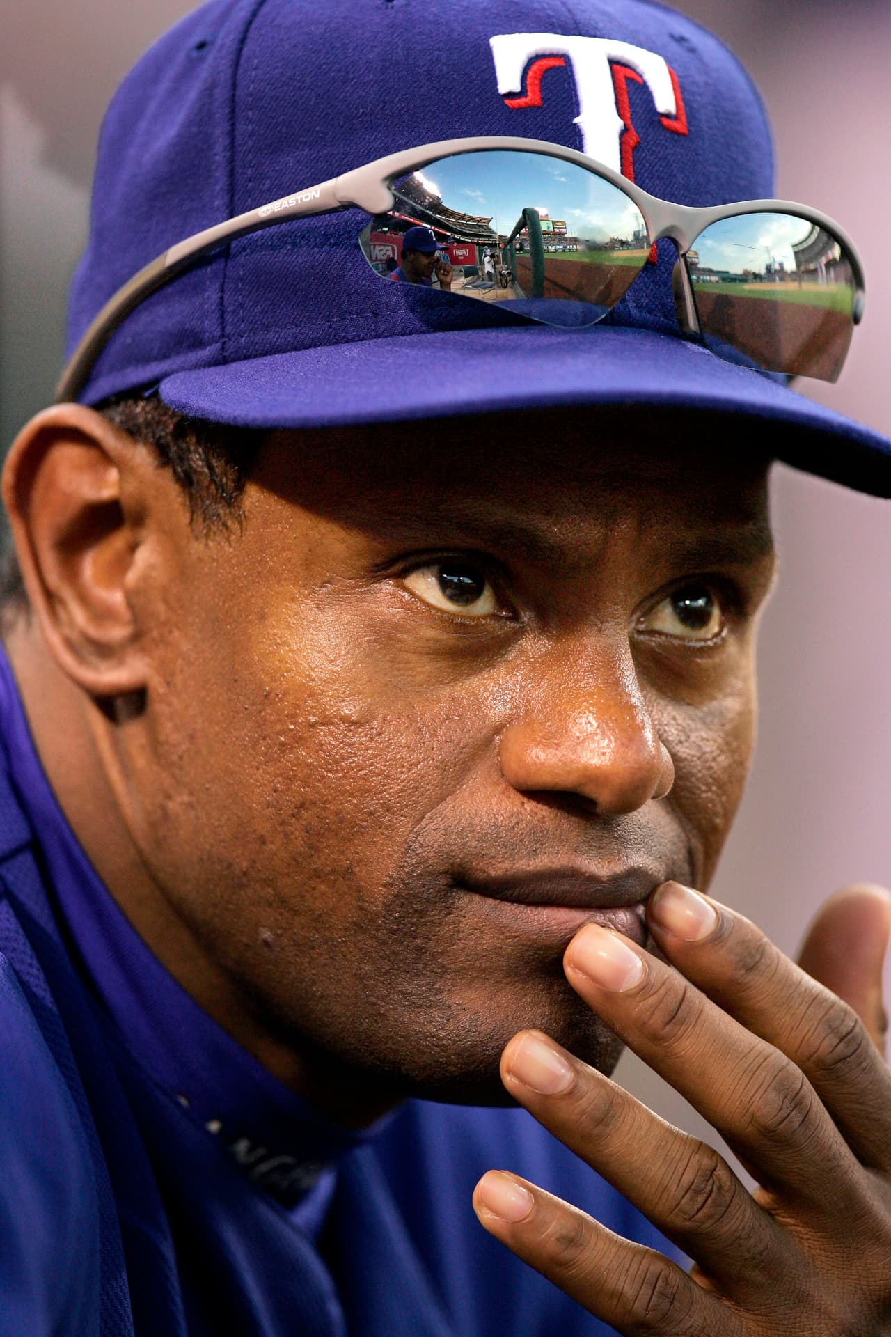 Regresó a lso Texas Rangers con quienes logró ser el jugador no estadounidense con mayor cantidad de jonrones con un total de 609.