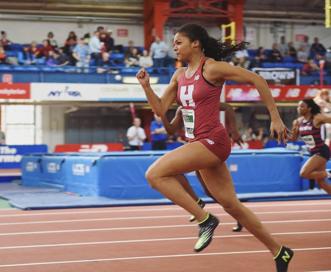 Como siempre le dio prioridad a lo académico, Harvard le ofreció una beca para continuar con sus estudios.