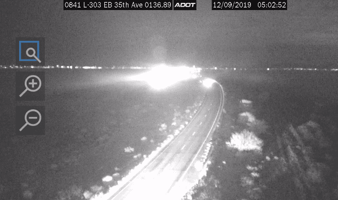 Autoridades recomendaron a los conductores a
<b>reducir la velocidad</b>, utilizar las luces bajas, evitar seguir a los carros muy de cerca. Esta foto fue tomada en el L-303 en dirección este de la avenida 35.
<br>