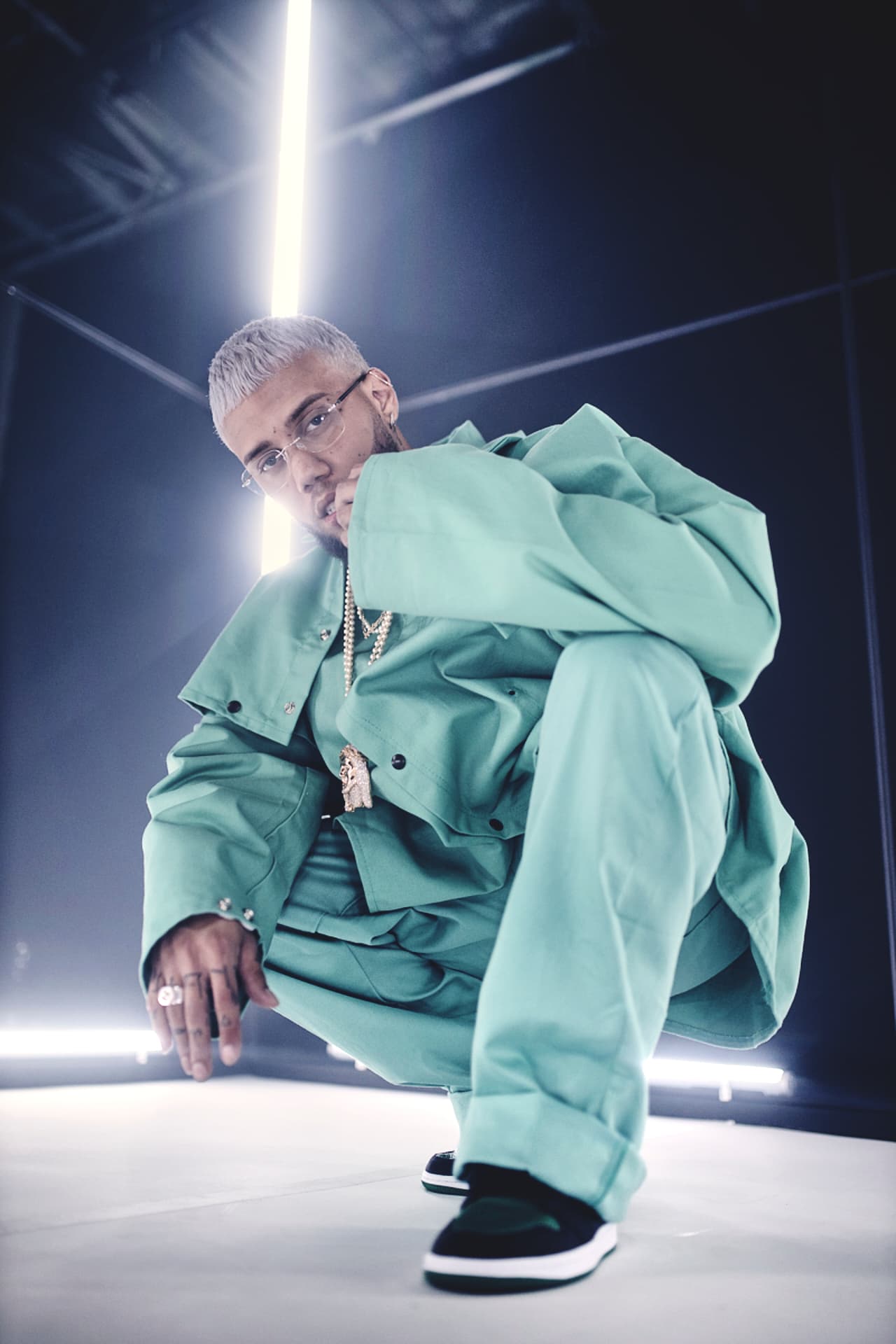 Desde Puerto Rico llegó Jhay Cortez. ‘Medusa’, ‘Dime a ve’, ‘Cómo se siente’ dieron ritmo a la noche en la que siguieron lloviendo premios.