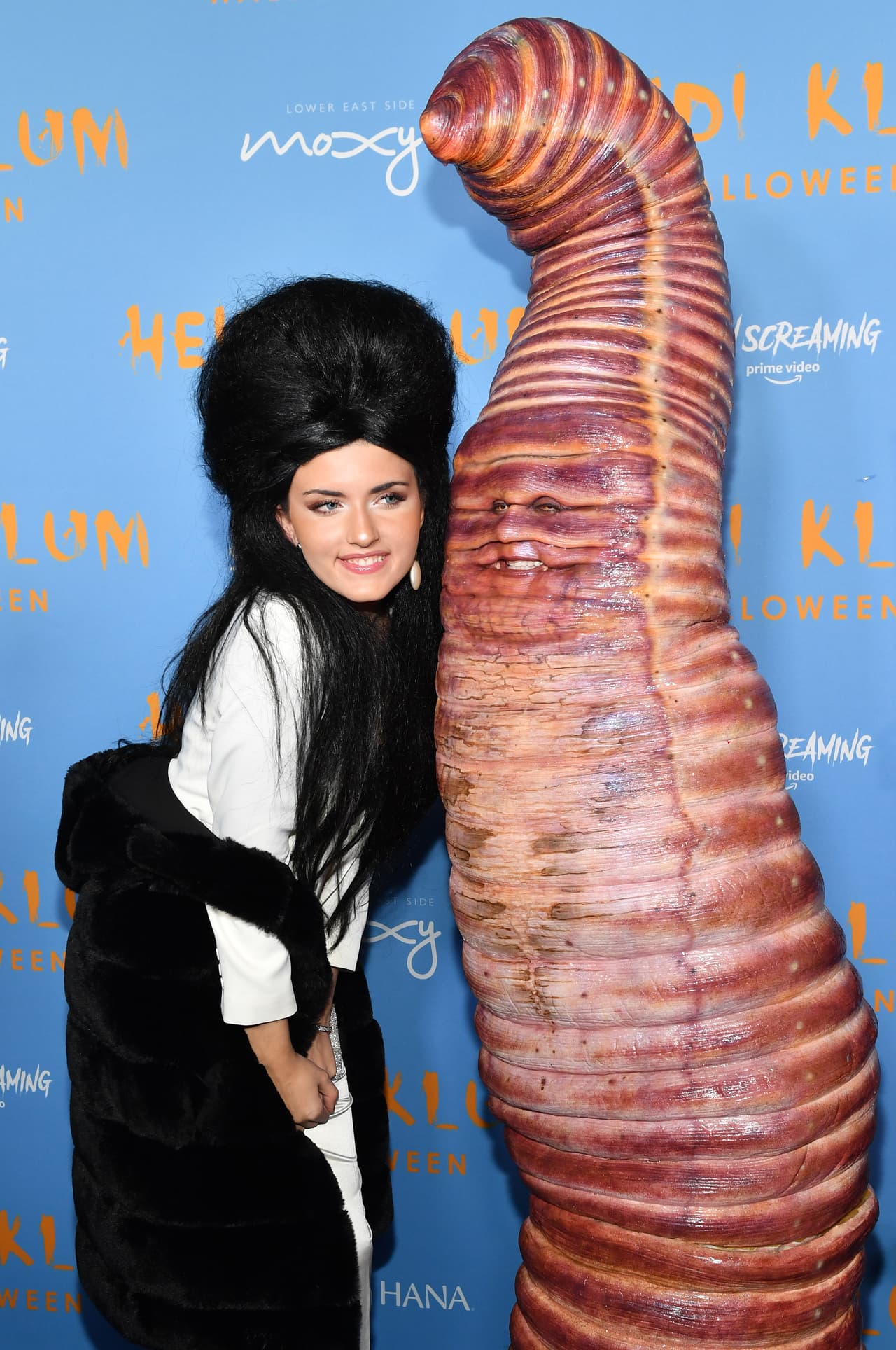 Angelina Jordan no perdió la oportunidad de posar con la anfitriona.