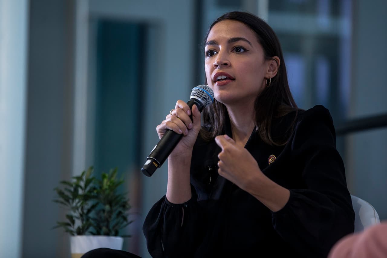 Alexandria Ocasio-Cortez. "Además de la impugnación, también debemos perseguir cambios a largo plazo para evitar que esto vuelva a suceder", tuiteó la congresista.