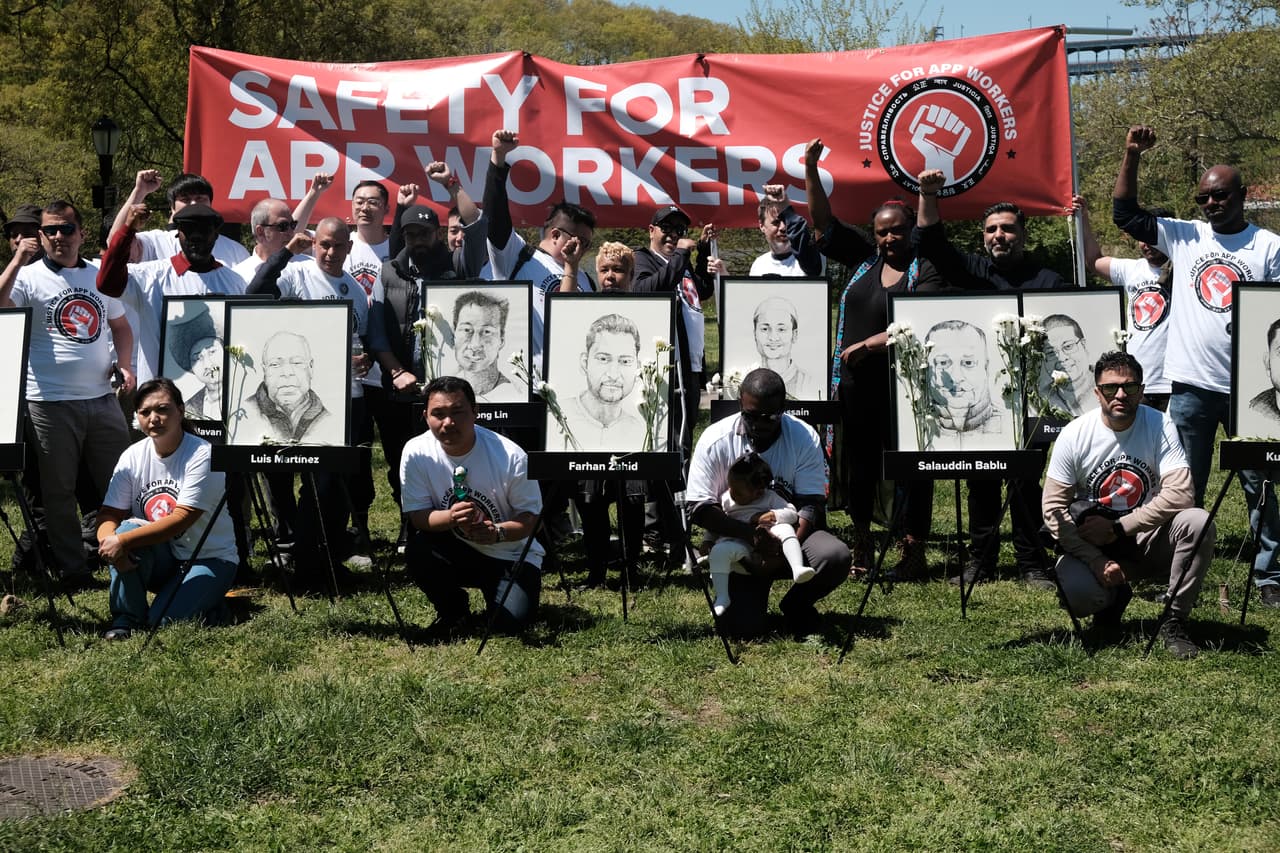 Es por eso que ‘Justice for App Workers’ pide más atención y protección, por parte de las empresas de viajes compartidos y reparto por aplicación, hacia sus trabajadores.