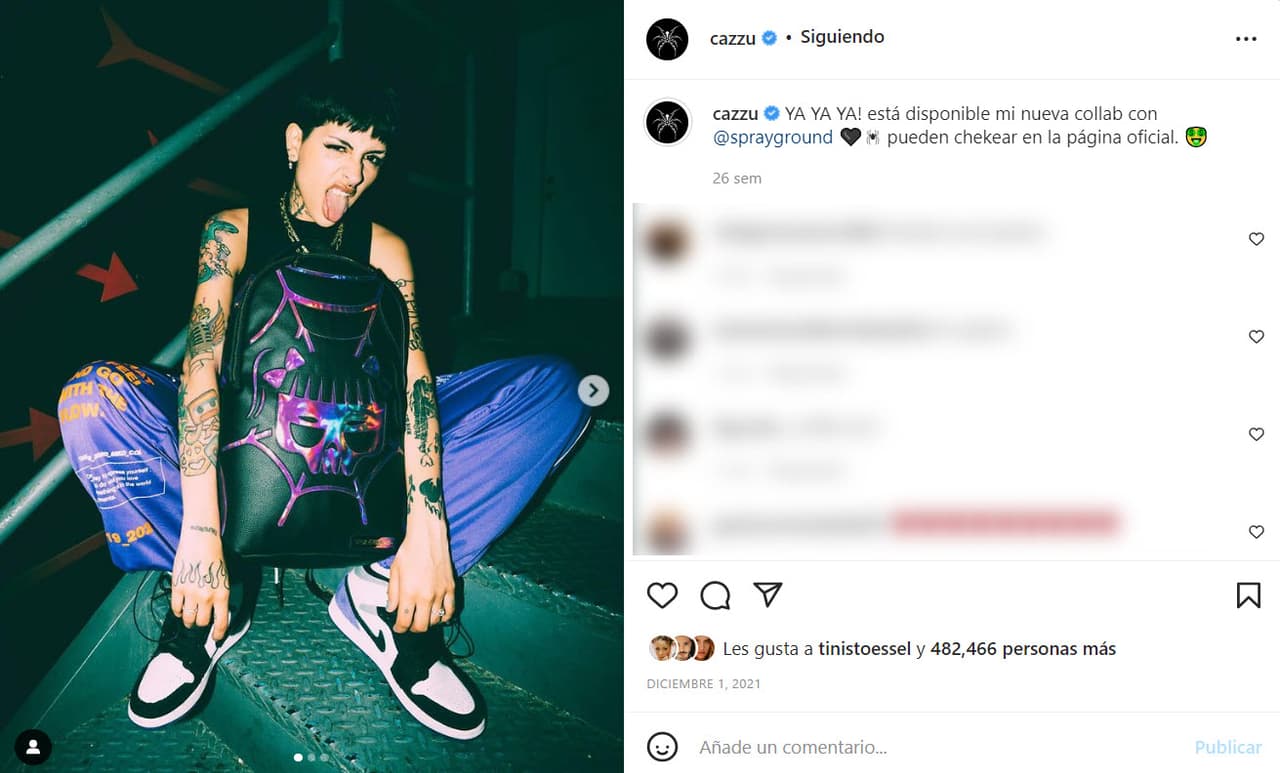 La trappera ha mostrado su gusto por las arañas en diversas ocasiones, incluso, sacó una línea de diseños para mochilas y una de ellas tiene una telaraña.
<br>