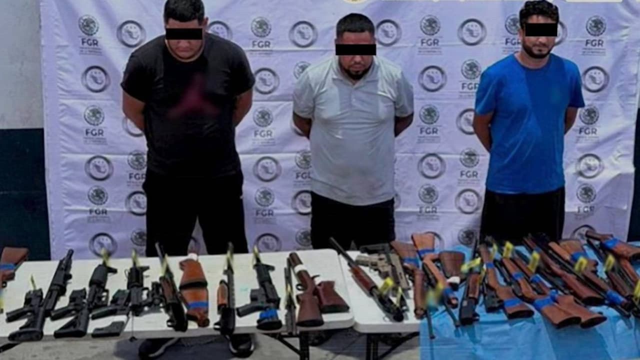 Incautan en México más de 200 armas de fuego provenientes de Dallas ocultas en un semirremolque