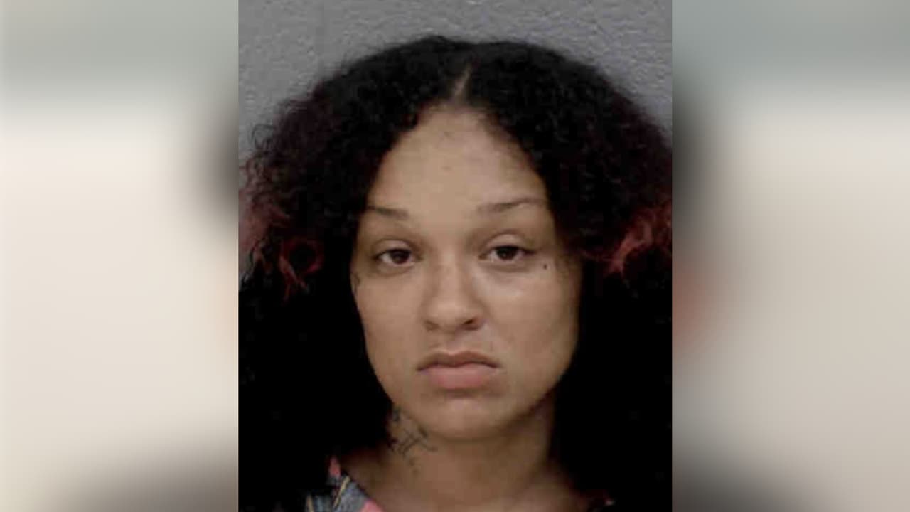 Castigó hasta la muerte a su hija dejándola de pie durante tres días y la enterró en su patio: ahora pasará más de 25 años en prisión 
