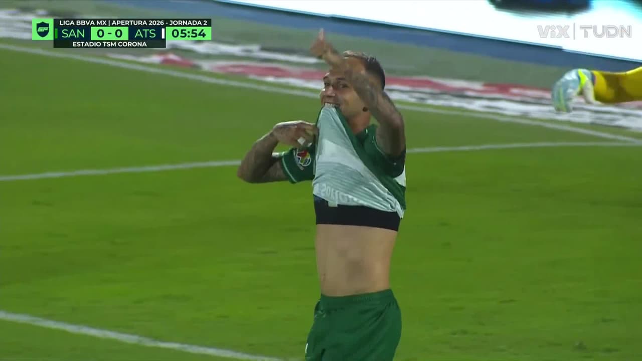 ¡La dejó escapar! Fran Villalba perdona una clarísima para Santos
