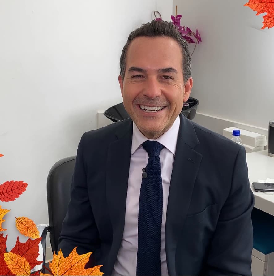 Con el humor que lo caracteriza, Carlos Calderón reveló que su mayor agradecimiento es por su recuperación en tiempo récord de la
<a href="https://www.univision.com/shows/despierta-america/con-patin-bota-zapaton-y-novia-carlos-calderon-regreso-a-despierta-america-fotos" target="_blank">lesión que sufrió </a>en el pie el pasado mes de julio.